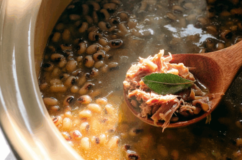 Crock Pot Black-Eyed Peas with Smoked Turkey