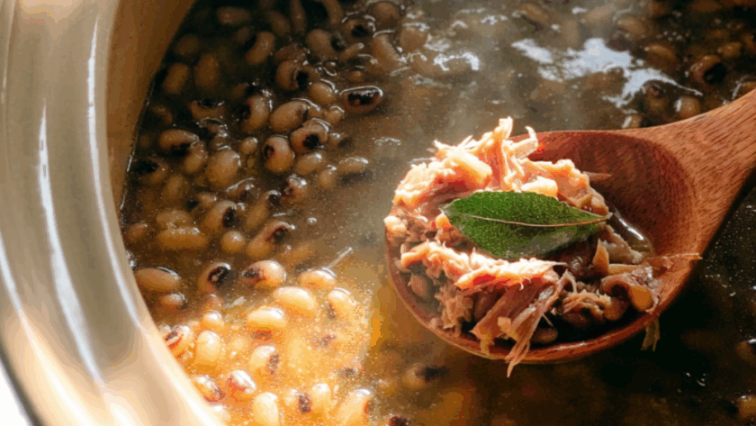 Crock Pot Black-Eyed Peas with Smoked Turkey
